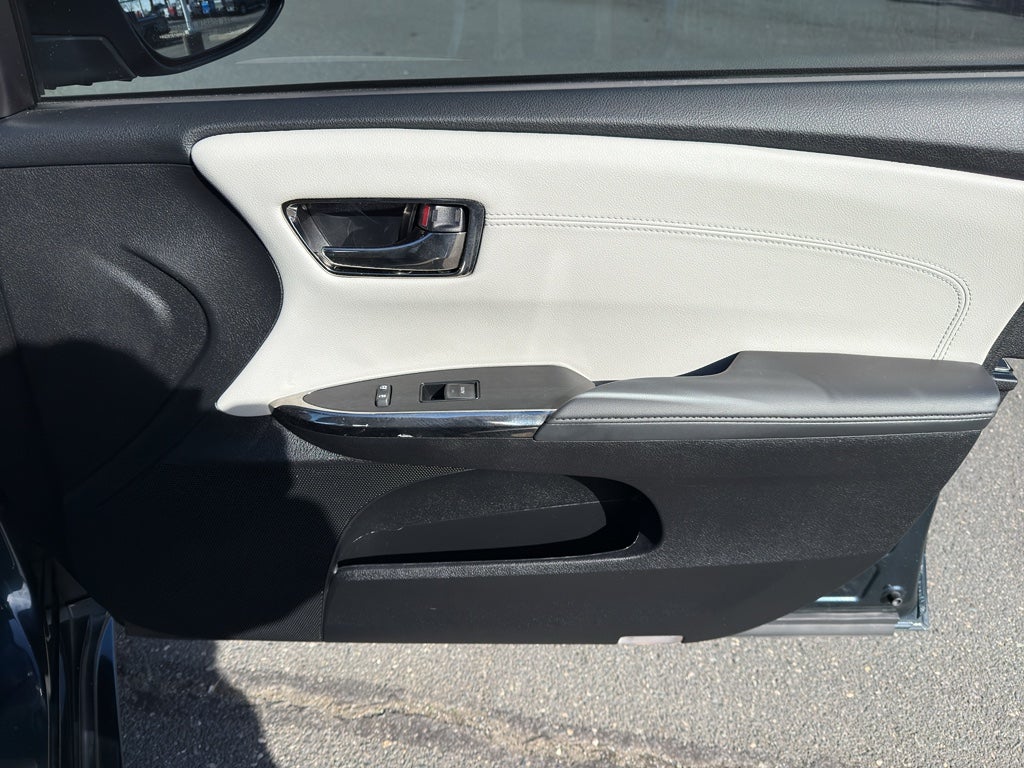 2016 Toyota Avalon Hybrid XLE Premium