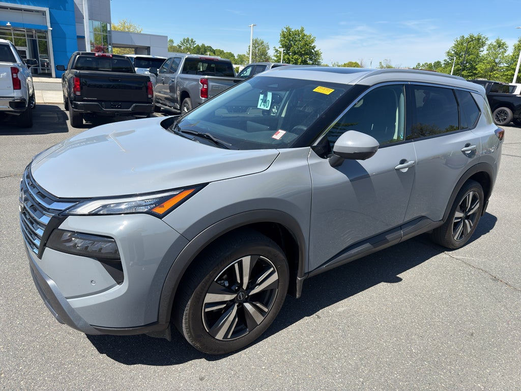 2024 Nissan Rogue SL