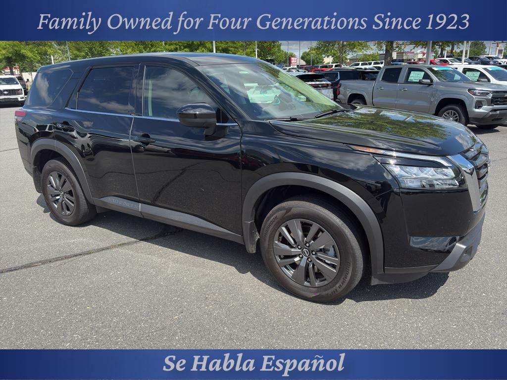 2025 Nissan Pathfinder S