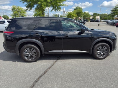 2025 Nissan Pathfinder S