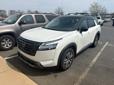 2022 Nissan Pathfinder SL