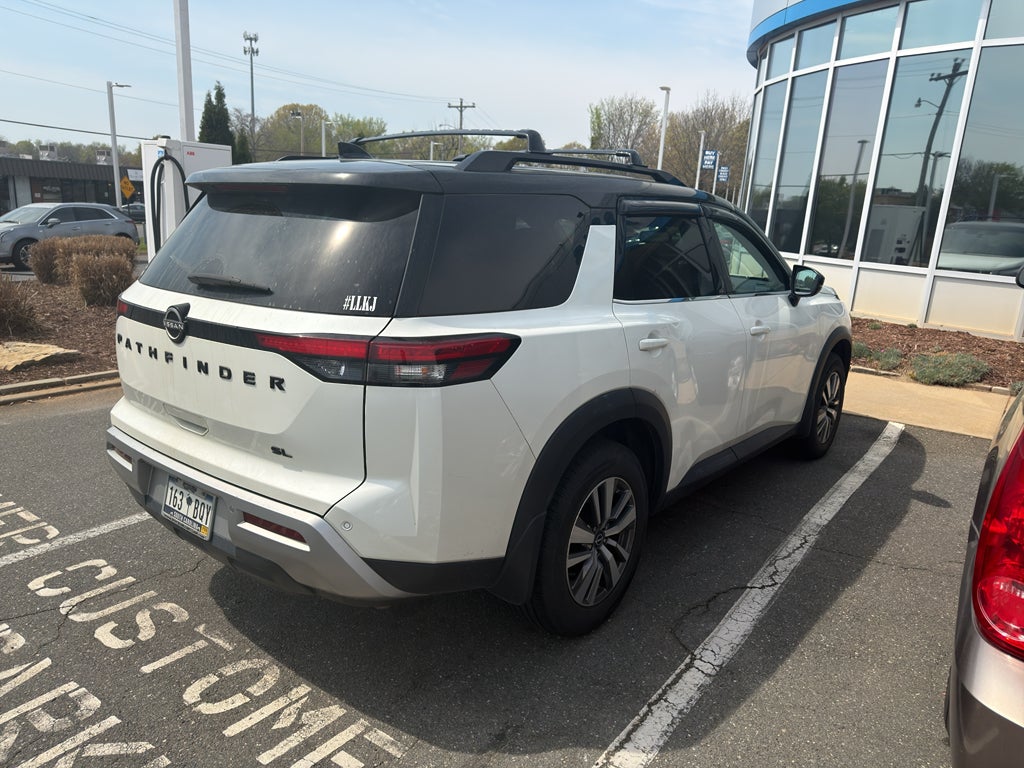 2022 Nissan Pathfinder SL