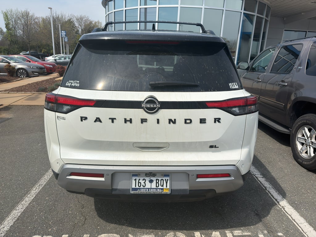2022 Nissan Pathfinder SL