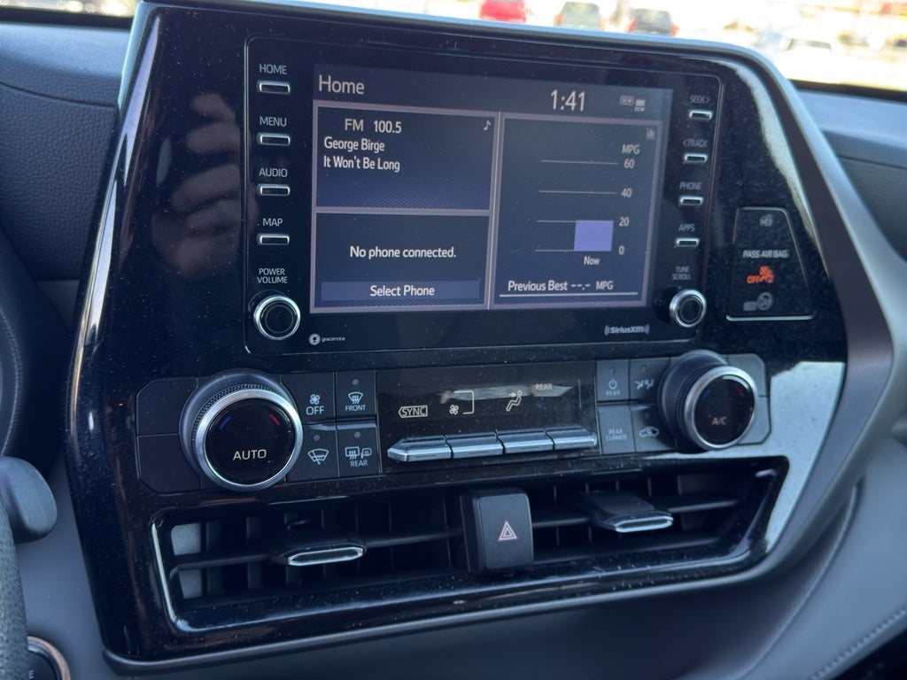 2022 Toyota Highlander L