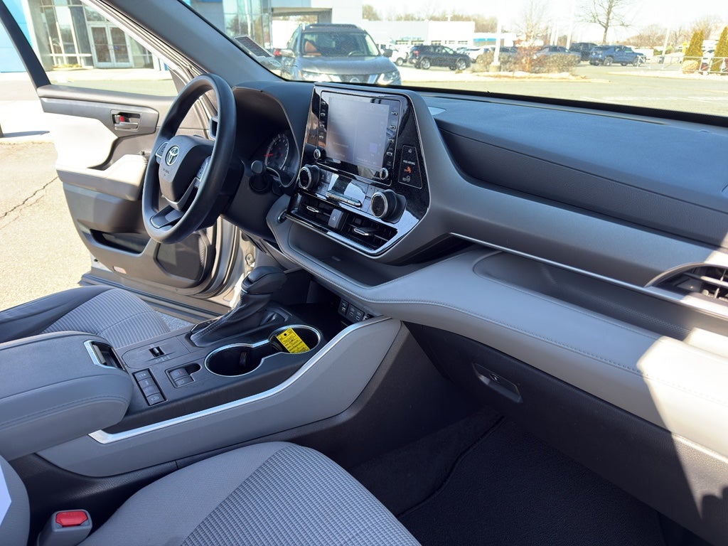 2022 Toyota Highlander L