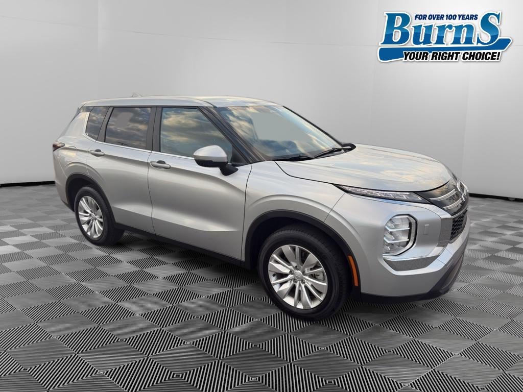 2025 Mitsubishi Outlander ES