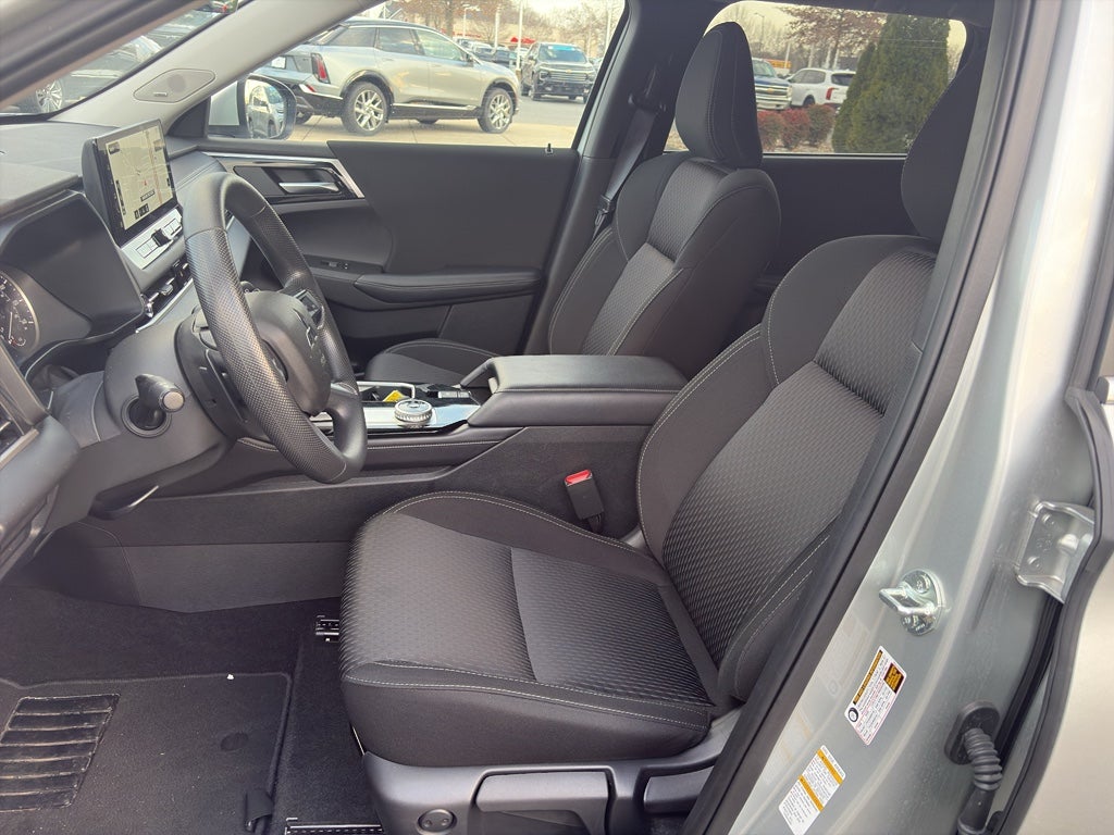 2025 Mitsubishi Outlander ES