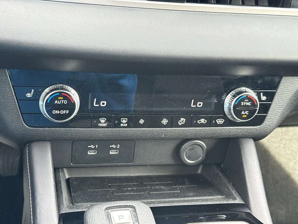 2025 Mitsubishi Outlander ES