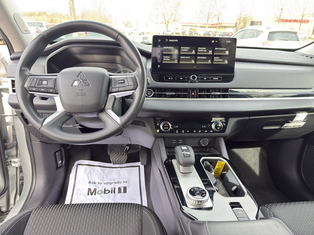 2025 Mitsubishi Outlander ES