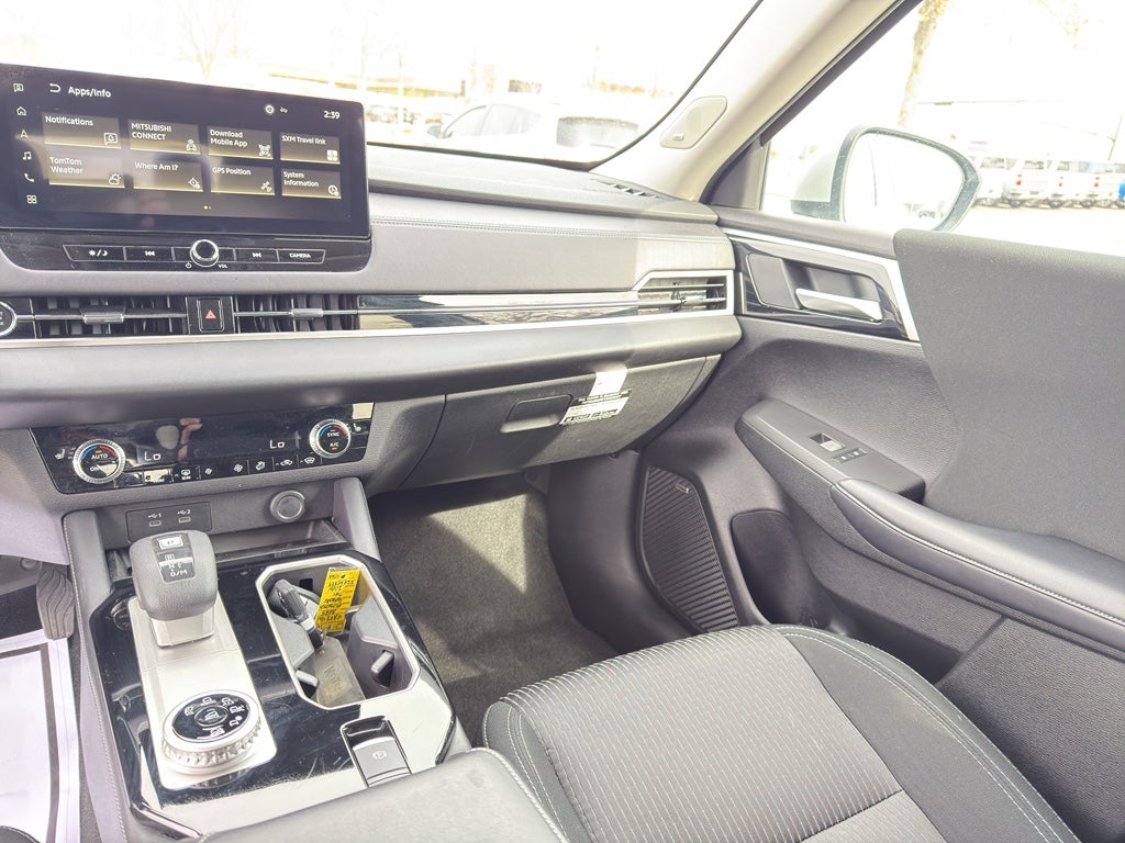 2025 Mitsubishi Outlander ES