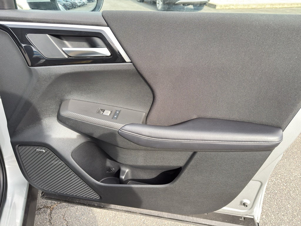 2025 Mitsubishi Outlander ES