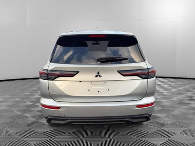 2025 Mitsubishi Outlander ES