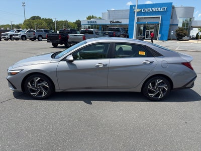 2025 Hyundai Elantra SEL Convenience